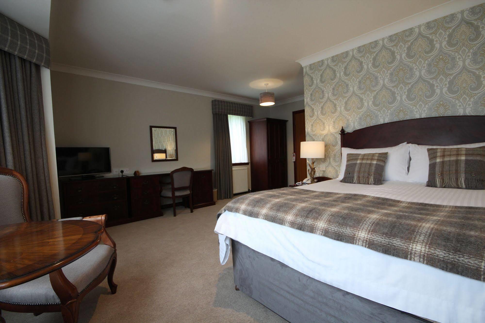 Strathburn Hotel Inverurie By Compass Hospitality Exterior photo