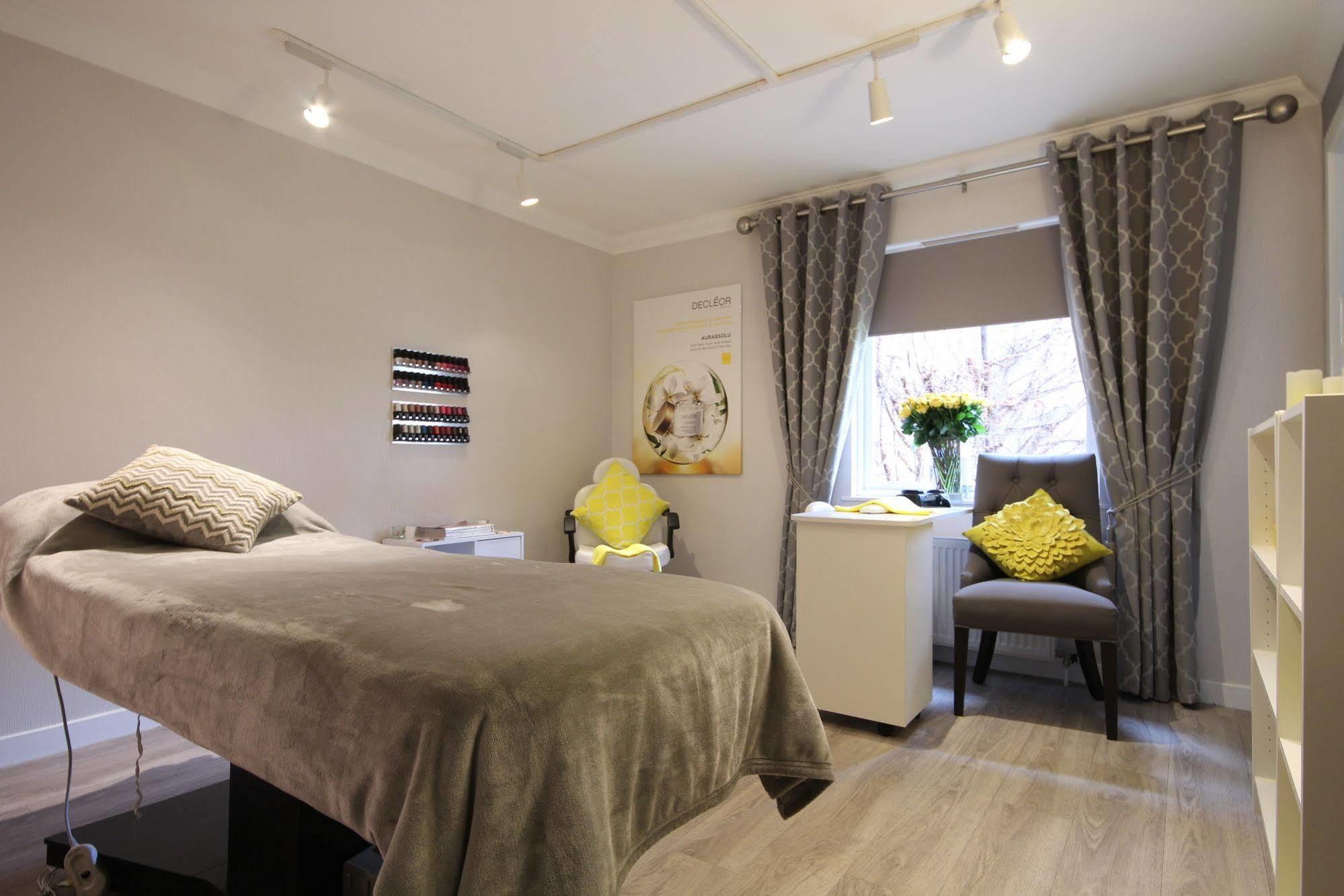 Strathburn Hotel Inverurie By Compass Hospitality Exterior photo